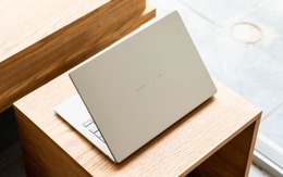 Chiếc laptop 990g này đã làm được điều mà nhiều người từng nghĩ là không thể