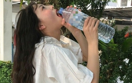 Người phụ nữ uống 13 lít nước mỗi ngày, tưởng sống healthy nhưng bác sĩ phát hiện bí mật động trời nhờ 1 câu "vạ miệng"