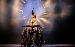 Vở ballet đỉnh cao từng lưu diễn hơn 40 quốc gia cập bến Việt Nam, giá vé cao nhất chạm mốc 20 triệu đồng