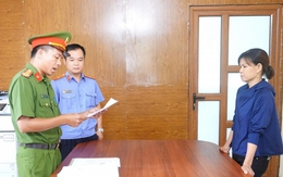 Ra quyết định khởi tố người phụ nữ bán hải sản Nguyễn Thị Thúy SN 1983
