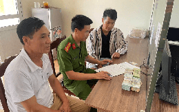 Công an điều tra số tiền 500 triệu đồng chuyển tới tài khoản của Trần Quang Tuyến SN 1995, một người đàn ông SN 1961 có liên quan