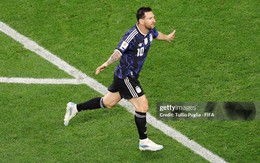 Ảnh: Không thể ngăn cản Messi, vào sân từ ghế dự bị cũng lập kỉ lục, ăn mừng cực cảm xúc