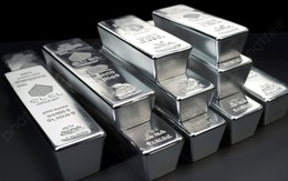 Quỹ bạc khổng lồ tiếp chuỗi "xả hàng", hơn 140 tấn rời kho sau thời gian ngắn