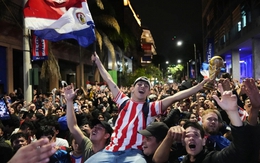 Sướng như người dân Paraguay: Sau chiến thắng địa chấn ở World Cup, cả nước được nghỉ lễ để ăn mừng