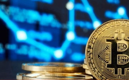 Bitcoin giảm về 62.600 USD