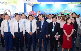 Gian hàng của SACOMBANK thu hút khách quốc tế tại Lễ hội tài chính số 2026