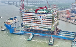 Trung Quốc thả công trình nặng 25.000 tấn, cao tương đương tòa nhà chung cư 15 tầng xuống biển: Để làm gì?