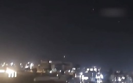 Iran nã tên lửa vào Israel, nhận cảnh báo “rắn”