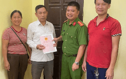 Đi thu mua sắt vụn, người đàn ông vô tình nhặt được sổ đỏ