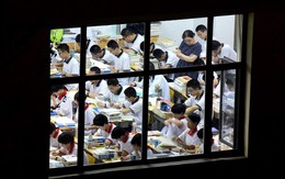 Nhìn Trung Quốc trông thi đại học cứ như "đánh trận" thế này, muốn "gian lận đạt điểm 10 Toán" còn khó hơn lên trời!