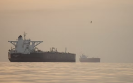 Hai tàu chở hàng va chạm mạnh ngoài khơi đảo Qeshm của Iran