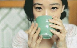 Vì sao nên uống nước ấm ngay sau khi thức dậy buổi sáng?