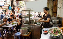 Những bát phở 20.000 - 30.000 đồng hiếm hoi ở Hà Nội giữa tâm 'bão giá'