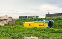 Ô tô khách mất lái khi di chuyển trên cao tốc Pháp Vân - Cầu Giẽ, 4 người tử vong
