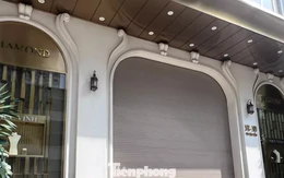 Ồ ạt đóng cửa hàng kim cương, điều gì đang xảy ra?