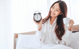 Uống nhầm cốc nước sau khi thức dậy có thể gây co thắt dạ dày, uống đúng lại giúp giảm cân: Nhiều người vẫn uống sai mà không biết