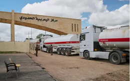 Hàng nghìn xe tải nối đuôi qua Syria, Iraq tìm lối thoát khỏi ‘nút thắt’ Hormuz