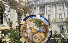 Quán bún bò “giàu” nhất Hà Nội: Giá 65.000 mà được phục vụ như vua chúa, không gian như resort 5 sao, có cả hồ bơi riêng