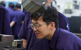 Lý do Việt Nam không chạy theo 'giấc mơ nhà máy chip tỷ USD'