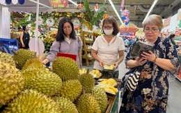 Bơ, sầu riêng rẻ chưa từng có, siêu thị hút khách mua sắm