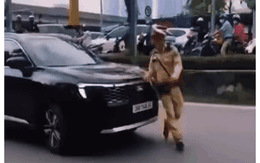 Công an tìm ra danh tính tài xế ô tô Ford đẩy cảnh sát giao thông để bỏ chạy