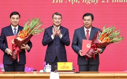 Thủ tướng trao quyết định giao Quyền Bộ trưởng Bộ Nội vụ; bổ nhiệm Thứ trưởng Thường trực Bộ Dân tộc và Tôn giáo