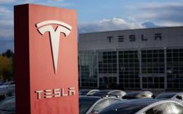 Dòng tiền rơi tự do, tăng trưởng âm lần đầu tiên sau 2 năm: Tesla bất ổn vì chi tiêu quá mức