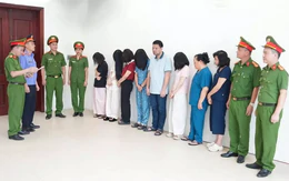Bóc trần chiêu trò 'vẽ bệnh' tại phòng khám đa khoa y học Nghệ An, khởi tố 10 bị can