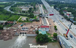 'Giải cứu' Đại lộ Thăng Long thoát ngập