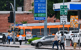 Thước đo lạm phát ưa thích của Fed sắp được điều chỉnh, đúng lúc đang cân nhắc tăng lãi suất: Ngân hàng trung ương sẽ làm gì?