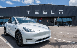 Bỏ mặc xe điện truyền thống, CEO Elon Musk dồn toàn lực vào cỗ máy in tiền tự hành mang tên Robotaxi?