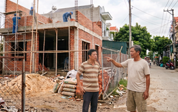 Hàng xóm chỉ cho xây 2 tầng vì sợ che cửa sổ, tôi xây 'trộm' lúc họ du lịch