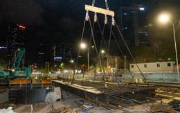 Metro số 5 Hà Nội hạ thành công lồng thép 38,5 tấn đầu tiên tại ga ngầm Vành đai 1