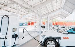 Châu Âu rót gần 200 tỷ euro vào xe điện: 109 tỷ cho pin, 46 tỷ cho trạm sạc và cuộc đua giành lại vị thế trước Trung Quốc
