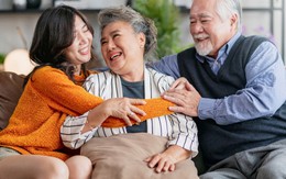 Con cái ít gọi điện về nhà có phải bất hiếu không? Bài viết này sẽ khiến các bậc cha mẹ vỡ lẽ ra sự thật!