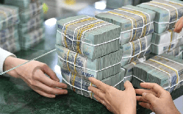 Chuyển khoản thành công 5 lần liên tiếp, giao dịch số tiền 2.060.000.000 đồng, Nguyễn Ngọc Anh lập tức liên hệ ngân hàng và báo công an