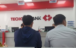 Người dân tăng gửi tiền vào ngân hàng