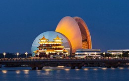 Nhà hát duy nhất xây trên đảo giữa biển ở Trung Quốc: Kiến trúc gây choáng ngợp, nhưng không phải ai cũng hài lòng