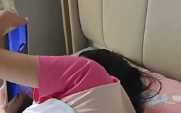 Ngày công bố điểm thi ĐH, mẹ tra mãi không thấy tên con gái, gặng hỏi em mới bình thản: "Con chưa từng thi"