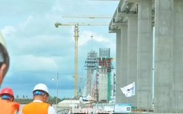 ‘Vượt mưa’ đưa cầu hơn 3.800 tỷ đồng vượt sông Hậu về đích đúng hạn