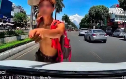 Trượt ván giữa làn ô tô, nam thanh niên thách thức tài xế "biết bố mày là ai không": Công an vào cuộc