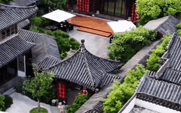 Pháp sư Trung Hoa "làm phép": Tứ hợp viện mọc lên từ nóc chung cư, Google Maps chả biết định vị kiểu gì