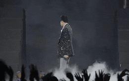 “G-Dragon xuất hiện ở show Chông Gai”: Nam ca sĩ Việt sở hữu rổ hit đếm không xuể, hẹn hò hoa hậu, tài sản kếch xù