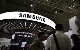 Samsung lãi kỷ lục, vì sao cổ phiếu lao dốc không phanh?