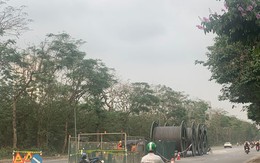 Rào chắn nhiều đoạn trên Đại lộ Thăng Long để thi công nút giao Vành đai 3,5
