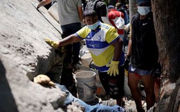 Phép màu trong thảm cảnh động đất Colombia: Vỡ òa trước khoảnh khắc một em bé được cứu sống dưới hàng tấn đổ nát
