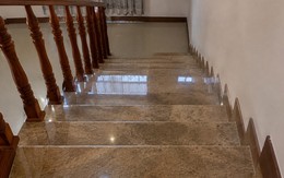 Vì sao ngày càng nhiều gia đình không còn lát đá bóng ở cầu thang? 2 bề mặt giảm trơn trượt tốt hơn đang dần trở thành xu hướng mới