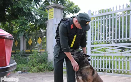 An ninh siết chặt, cảnh khuyển được huy động tại điểm thi lại ở Tuyên Quang