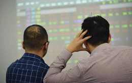 Lực bán 'dội' mạnh cuối phiên, VN-Index lại rời xa 1.800 điểm