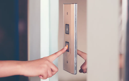 10 điều không nên làm khi đi thang máy có thể bạn chưa nghe thấy bao giờ